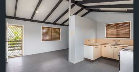 Comfortable Family Living in a Convenient Deception Bay Location! - Photo 4