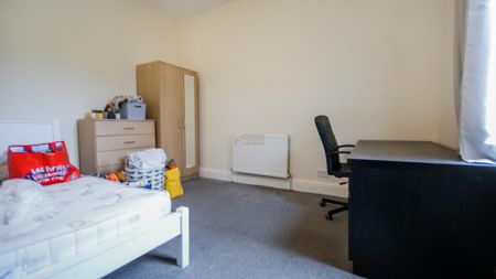 5 bedroom terraced house to rent - Photo 4
