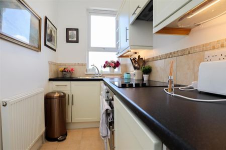 1 St. Andrews Square Hastings, East Sussex TN34 1SN - Photo 5