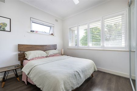 Family home with updated interiors - Photo 2