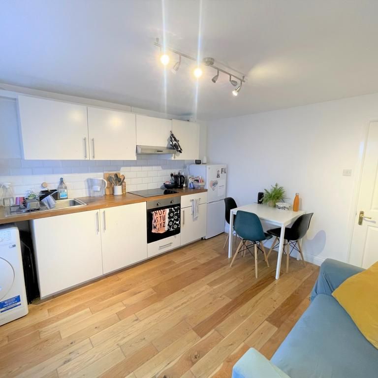 1 bedroom flat to rent - Photo 1