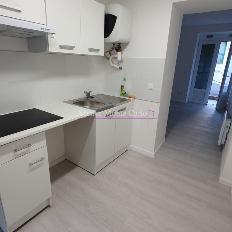 Studio en rez-de-jardin - Photo 1