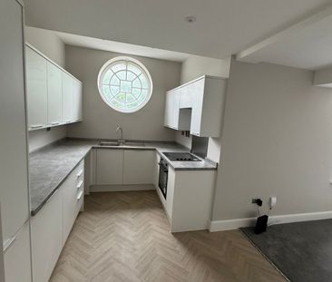 Becketts Hospital: Luxury 1 Bedroom, 1 Bathroom Apartment - Photo 2