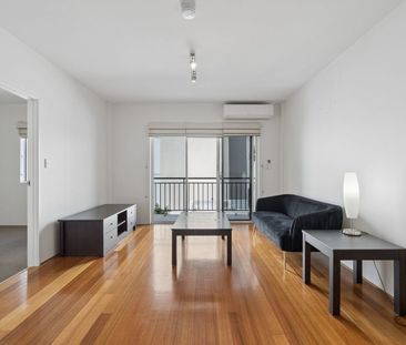 Stylish CBD Apartment in the Heart of Perth - Photo 6