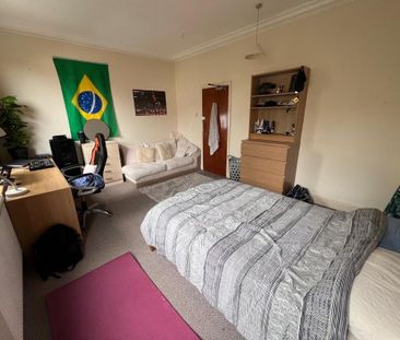 6 bedroom private hall to rent - Photo 3