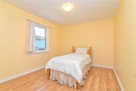 For Lease - 964 Danforth Road, Toronto, Ontario - Photo 2