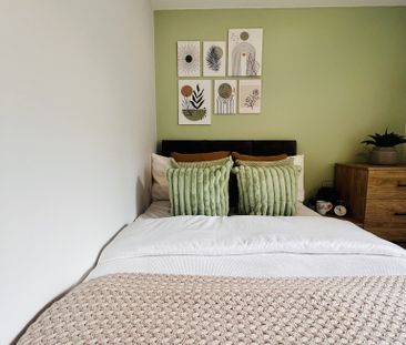 BEDROOM 1- MEDIUM DOUBLE ENSUITE - Photo 3