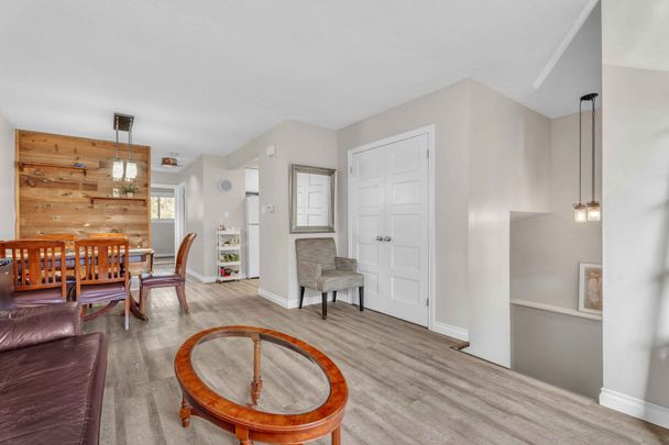 For Lease - 210 Olympic Crescent, London North, Ontario - Photo 1