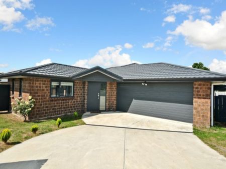 Well presented family home in Huntington - Photo 2