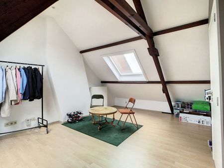 Centraal gelegen triplex app met 2 SLPK én terras! - Foto 2