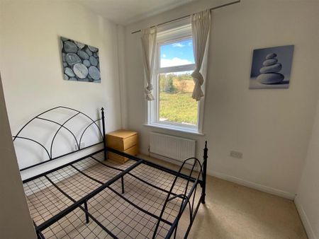 3 bedroom terraced house to rent - Photo 4