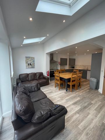 Farndale Avenue, Osbaldwick - P10624 - Photo 2