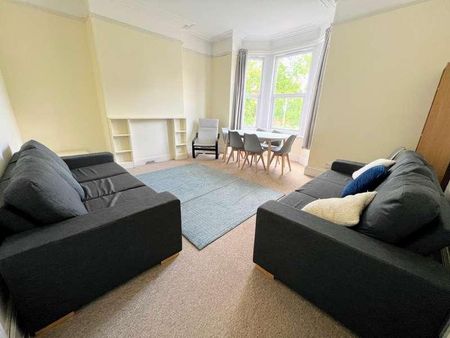 Queens Crescent, EX4 - Photo 2