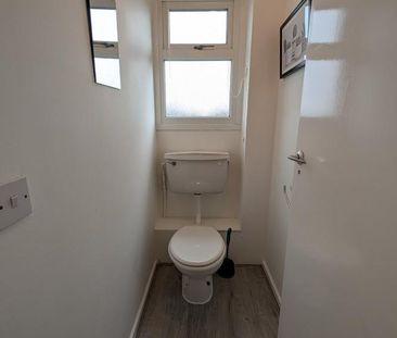 2 bedroom end of terrace house to rent - Photo 6