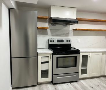 For Lease - 38 Wishing Well Drive Unit# B, Toronto, Ontario - Photo 2