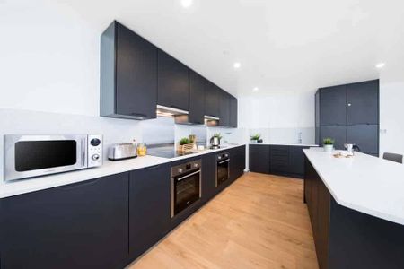 Medium High Double Ensuite - Photo 5