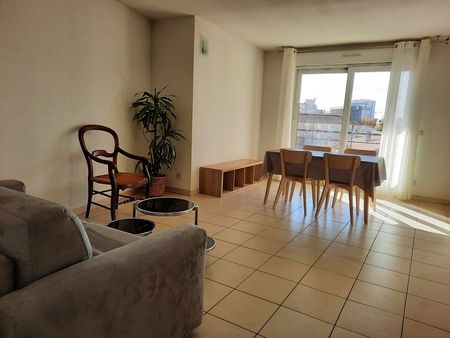 Location Appartement 3 pièces 76m² NIMES 30900 - Photo 2