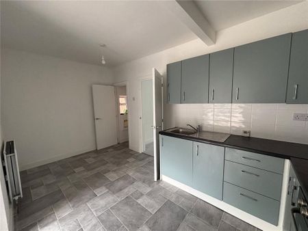 2 bedroom semi-detached house to rent - Photo 4