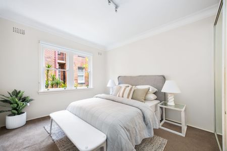 Renovated Apartment with Easy Access to Public Transport - Photo 4