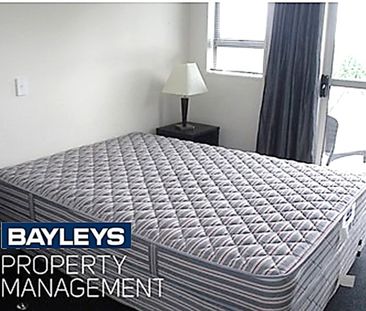 Ensuite Room in walking distance of Gardens - Photo 2