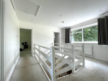 4 bedroom detached house to rent - Photo 2