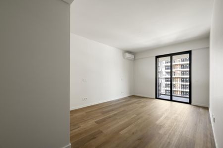 2 Bedroom Apartment with parking, Miraflores, Oeiras - Photo 2