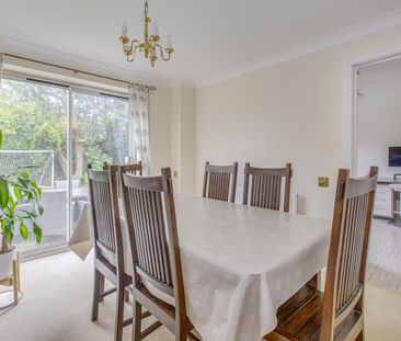 The Spinney, High Wycombe - Photo 2