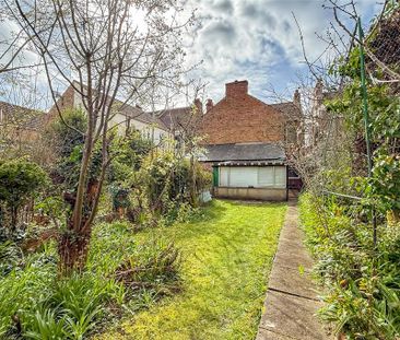 3 bedroom semi-detached house to rent - Photo 4