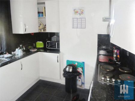 2 bedroom terraced house to rent - Photo 2