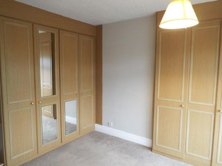 3 bedroom semi-detached house to rent - Photo 4