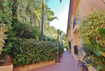 Luxury 2 bedrooms Penthouse Duplex for rent in Nueva Andalucia