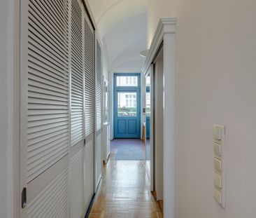 Studio apartment in Schwabing with idyllic terrace and washing mach... - Photo 3