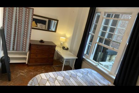 Room in a Shared Flat, Queens Court, W2 - Photo 2