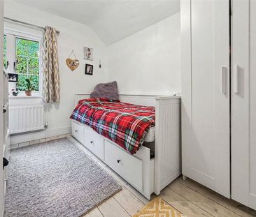 2 bedroom semi-detached house to rent - Photo 6