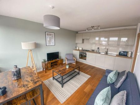 2 bedroom flat to rent - Photo 2