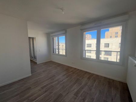 location Appartement T4 DE 88.6m² À BOBIGNY - Photo 2