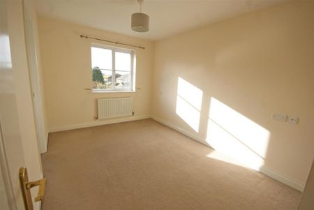 3 bedroom end of terrace house to rent - Photo 4
