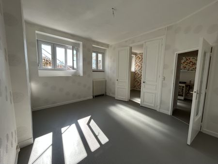 Location Appartement 3 pièces 70m² LE CREUSOT 71200 - Photo 2