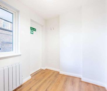 Uxbridge Road, Shepherd's Bush, W12 - Photo 2