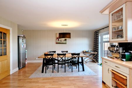 24 Northcote Avenue, AB15 7TN, Aberdeen - Photo 2