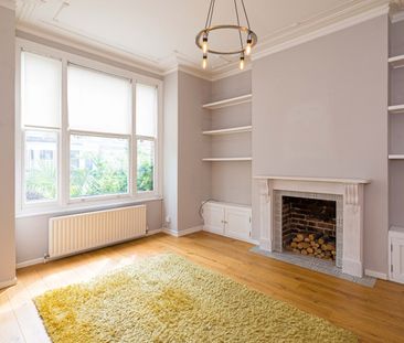1 Bed Flat, Loftus Road, W12 - Photo 3