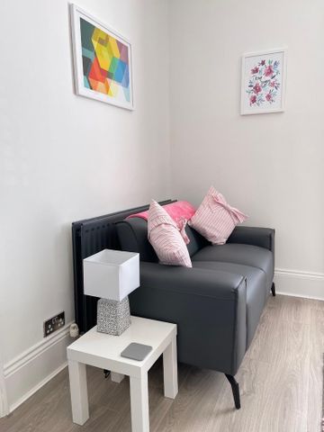 3 bedroom terraced house to rent - Photo 2