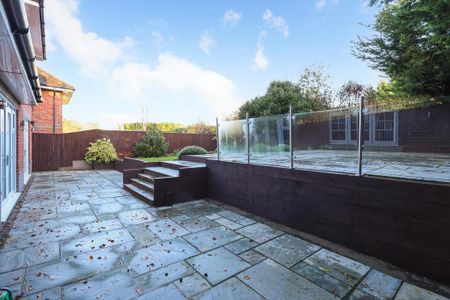 5 bedroom detached house to rent - Photo 4