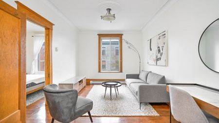 Furnished 1 Bed, 1 Bath - Photo 2