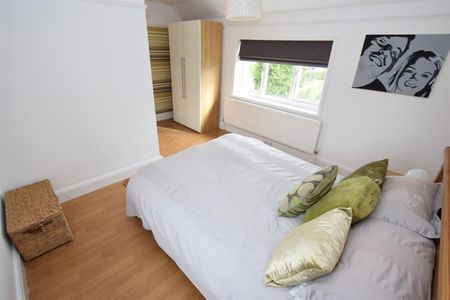 3 bedroom House To Let - Photo 3