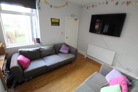 Harrington Drive, Lenton, Nottingham, NG7 - Photo 2