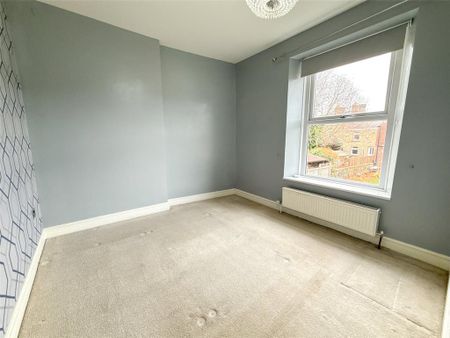 3 bedroom end of terrace house to rent - Photo 4