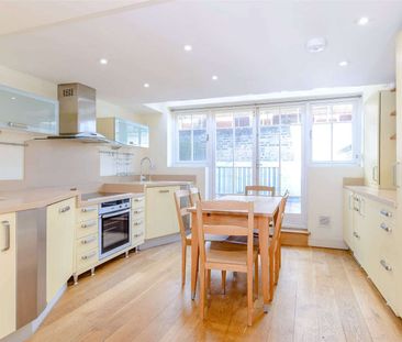 A charming three bedroom period property in central Cambridge - Photo 5