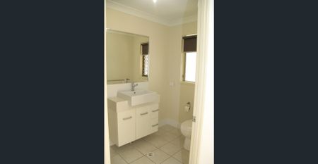 Your perfect family home awaits - Photo 2