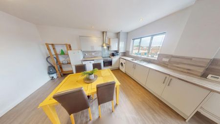 2 bedroom ground floor flat to rent - Photo 4